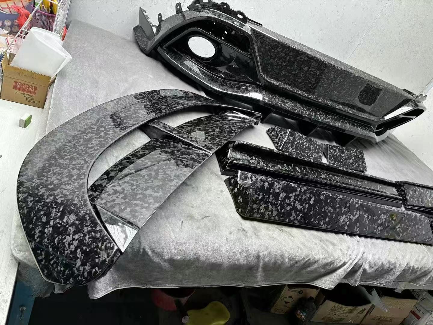 Aston Martin DBX Paktechz Full Dry Carbon Aerodynamics kit