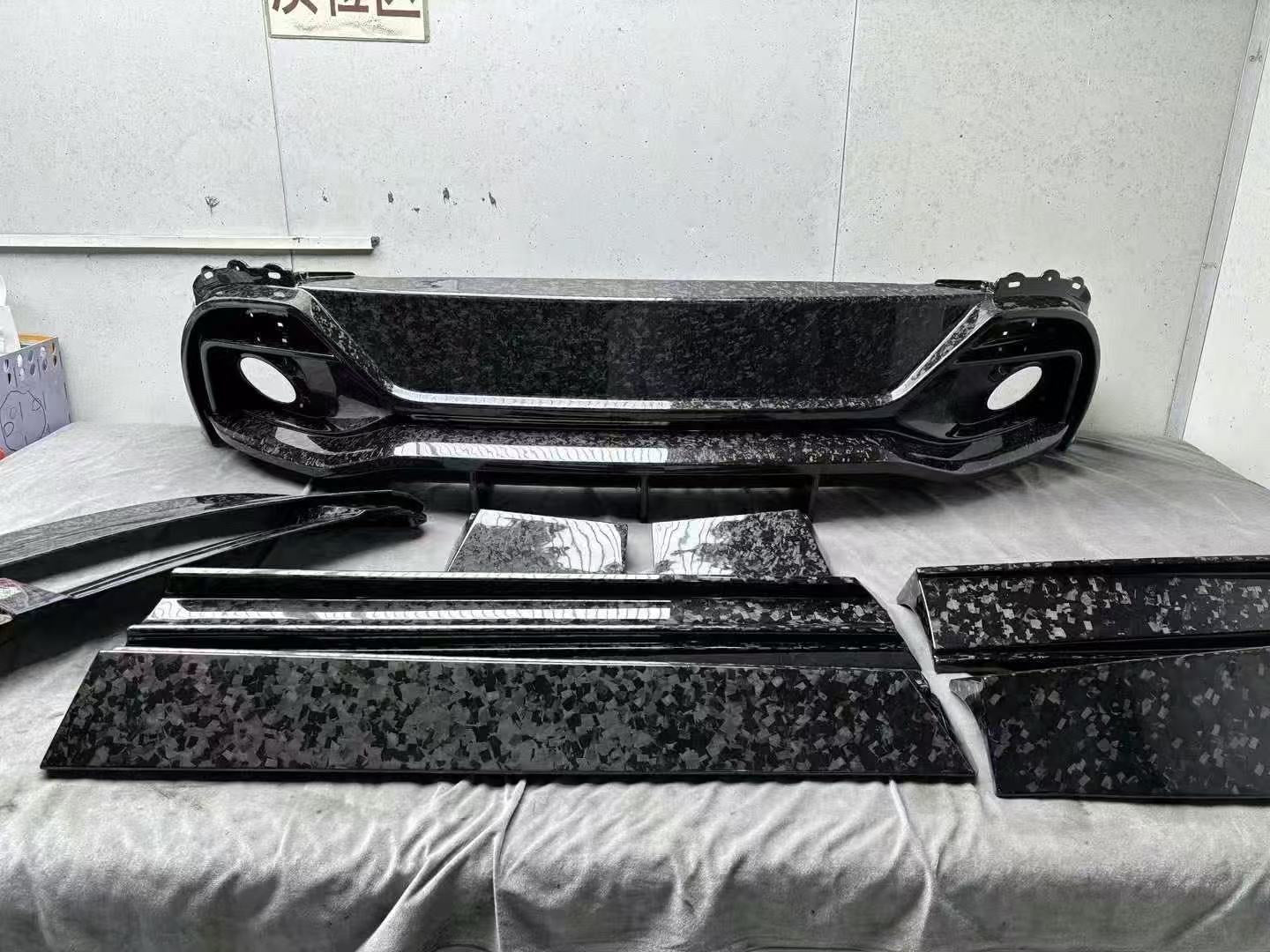 Aston Martin DBX Paktechz Full Dry Carbon Aerodynamics kit
